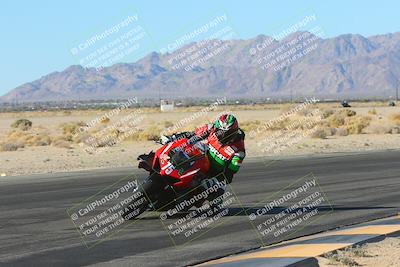 media/Jan-10-2025-CVMA Friday Practice (Fri) [[489e0da257]]/Group 4 and Trackday/Session 2 (Turn 4 Inside)/